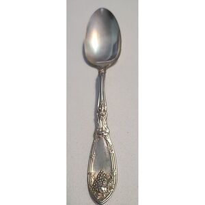 Oneida 1881 Rogers A1 La VIGNE Grape Silverplate Solid Serving Spoon 1908 7 7/8"